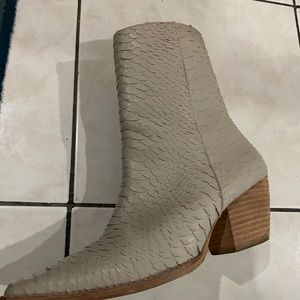 Western snakeskin style boots